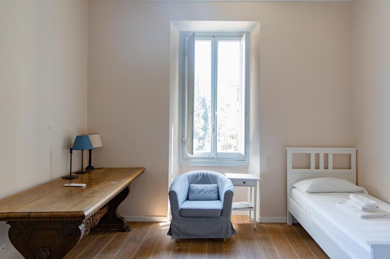 Comfy Apartment Near Fortezza Da Basso Florence Exterior photo